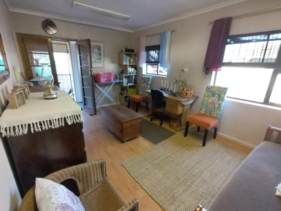 5 Bedroom Property for Sale in Wavecrest Eastern Cape